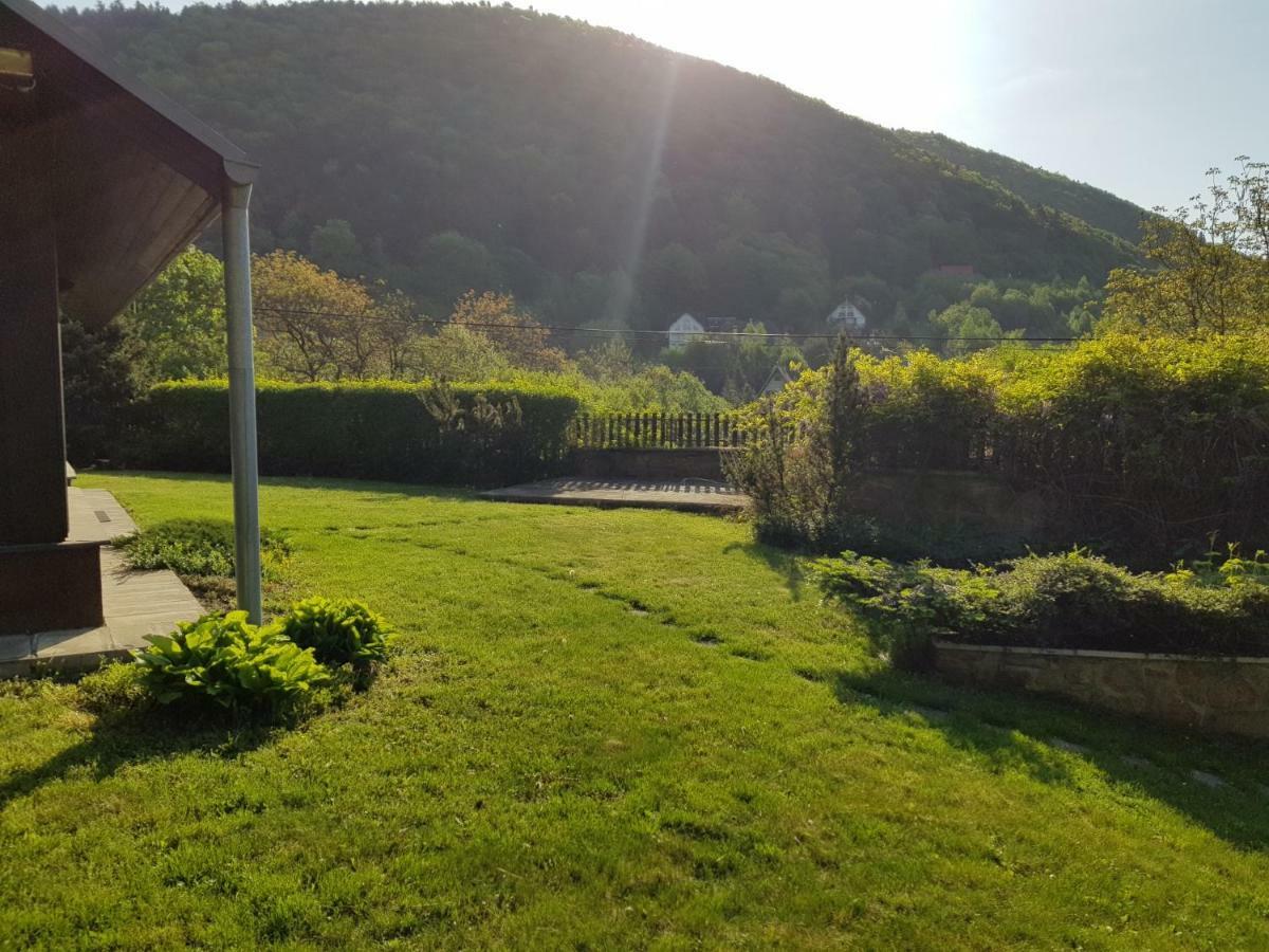 Garden View Villa Drienica Exterior photo